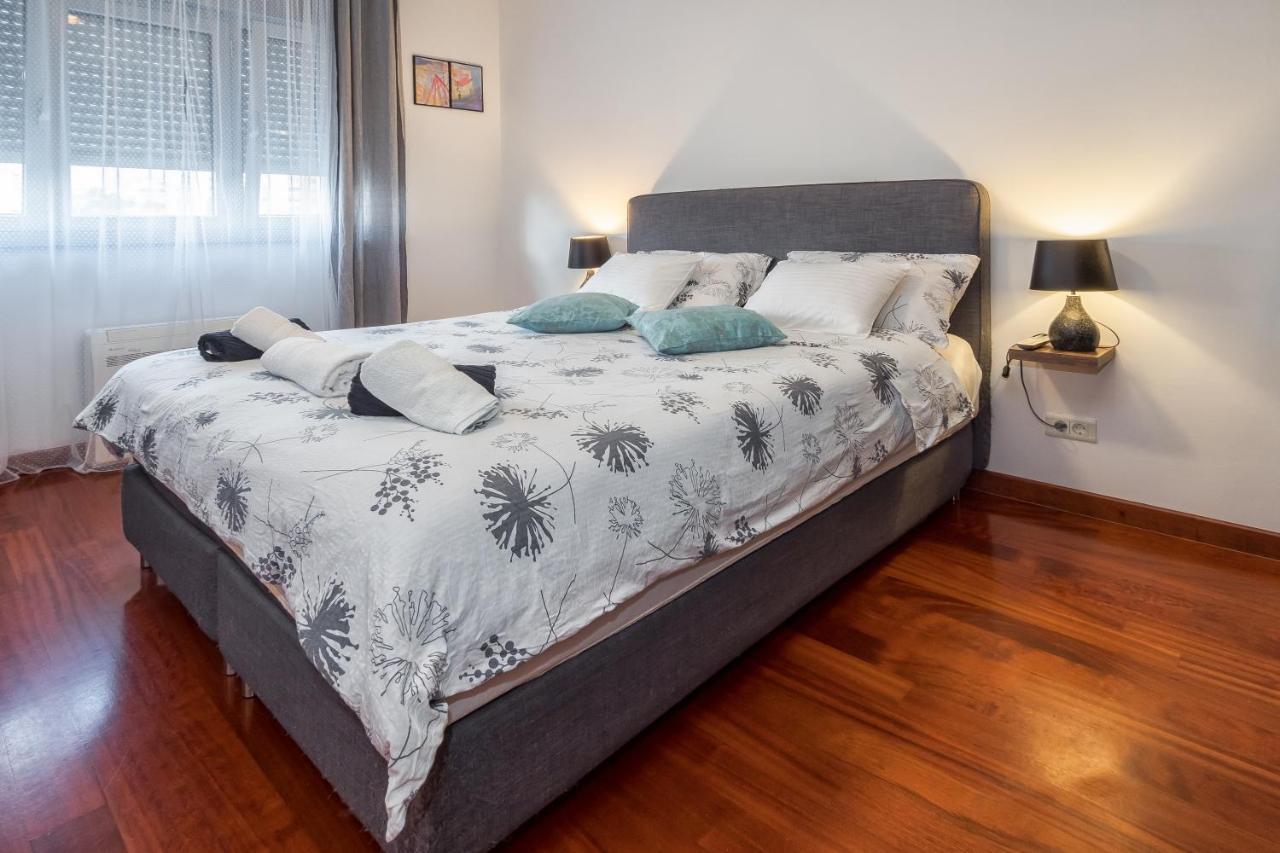 スプリトAiry 2-Br Apt W/ Open Layout & Modern Designアパートメント エクステリア 写真