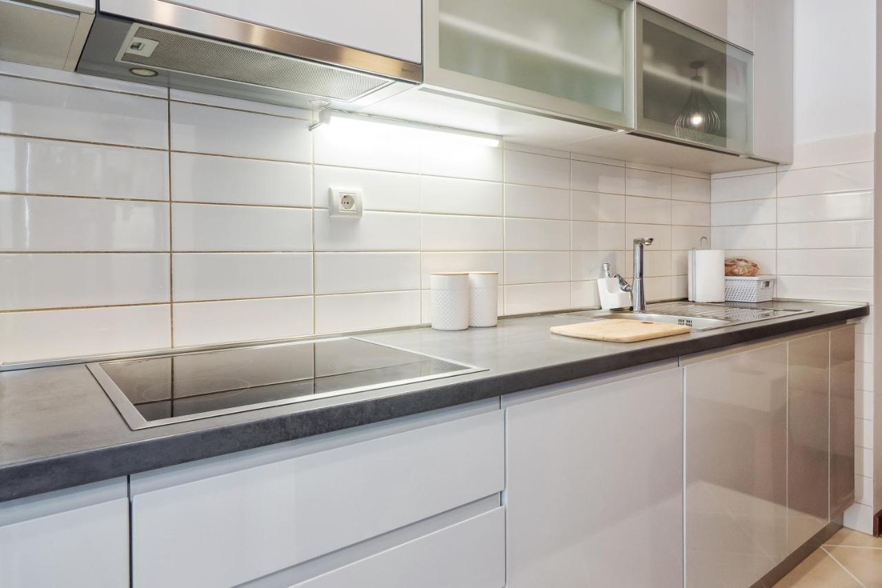 スプリトAiry 2-Br Apt W/ Open Layout & Modern Designアパートメント エクステリア 写真