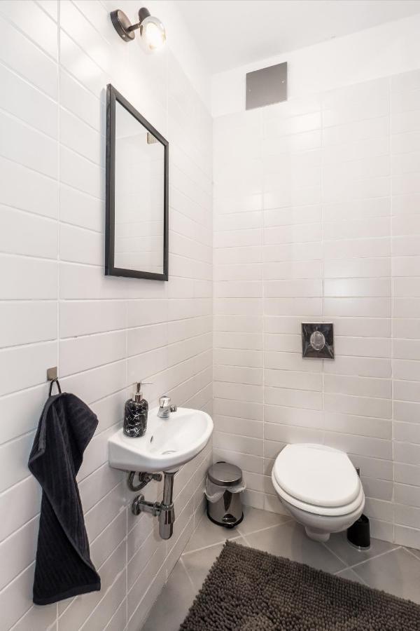 スプリトAiry 2-Br Apt W/ Open Layout & Modern Designアパートメント エクステリア 写真