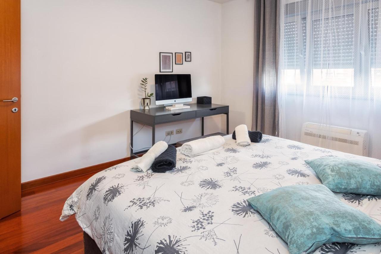 スプリトAiry 2-Br Apt W/ Open Layout & Modern Designアパートメント エクステリア 写真