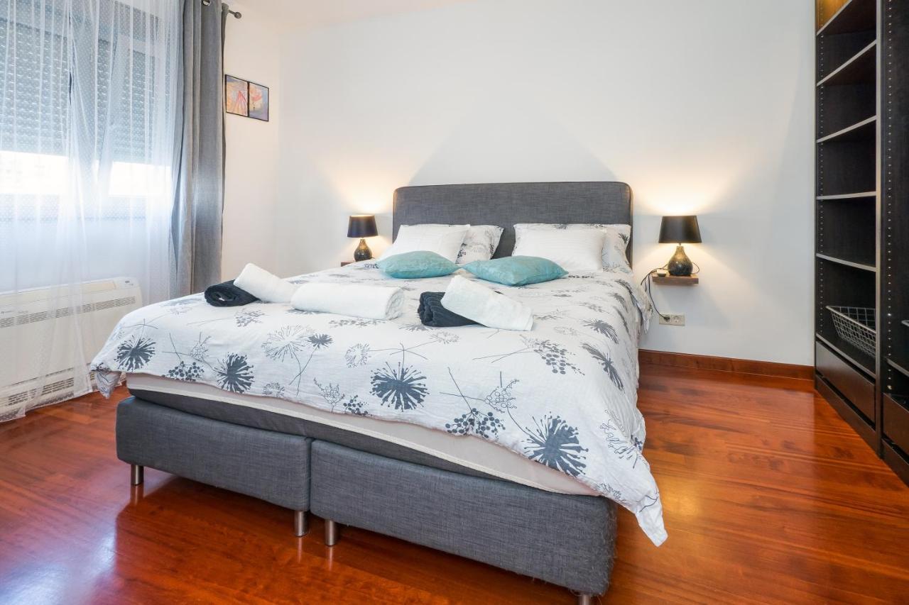 スプリトAiry 2-Br Apt W/ Open Layout & Modern Designアパートメント エクステリア 写真