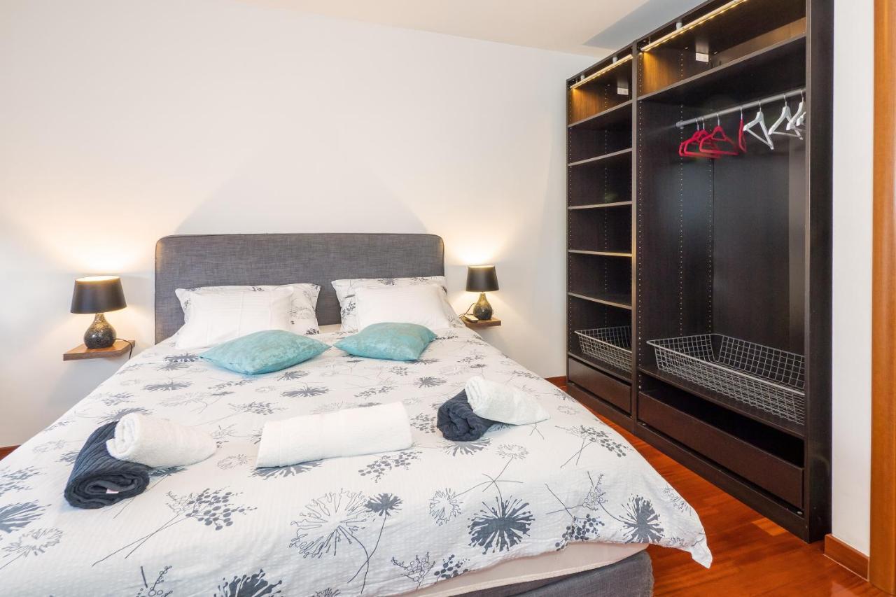 スプリトAiry 2-Br Apt W/ Open Layout & Modern Designアパートメント エクステリア 写真
