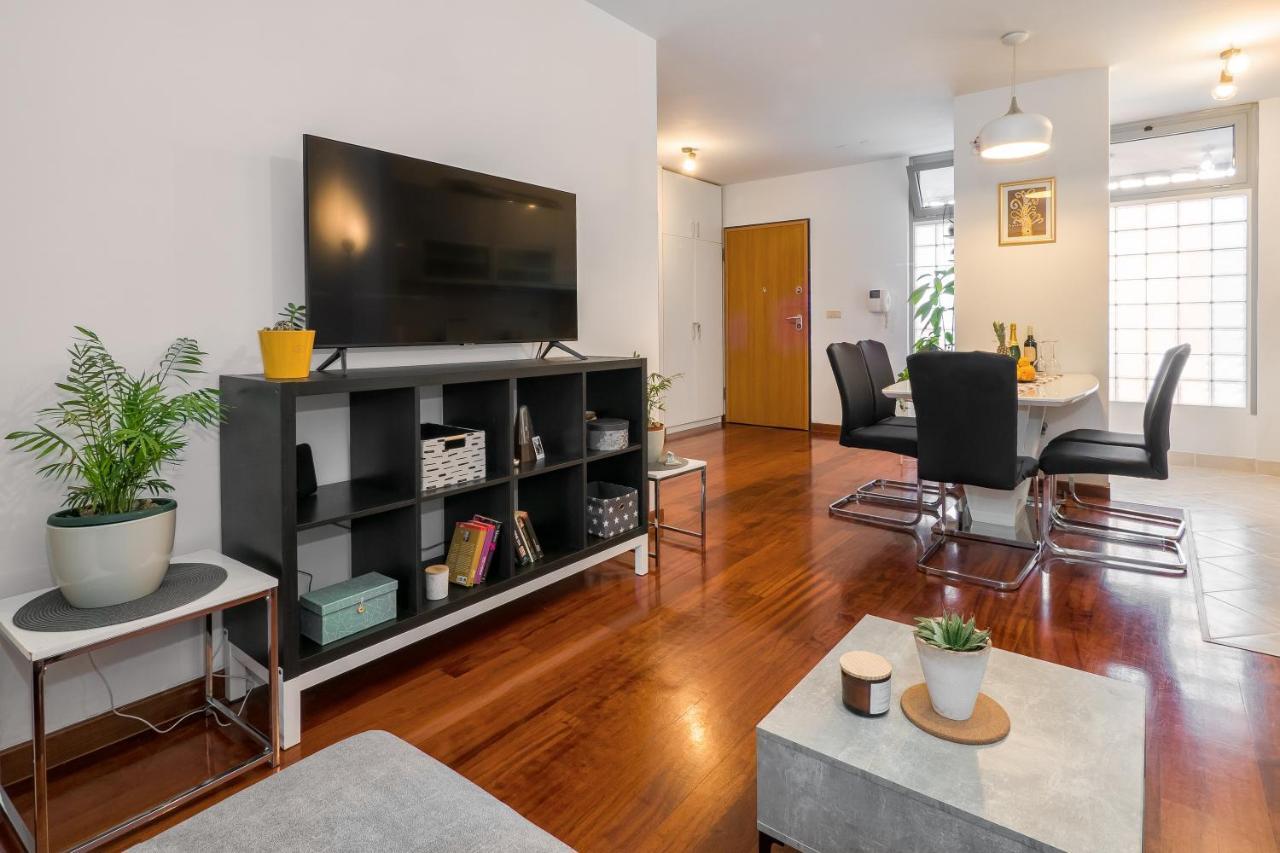 スプリトAiry 2-Br Apt W/ Open Layout & Modern Designアパートメント エクステリア 写真