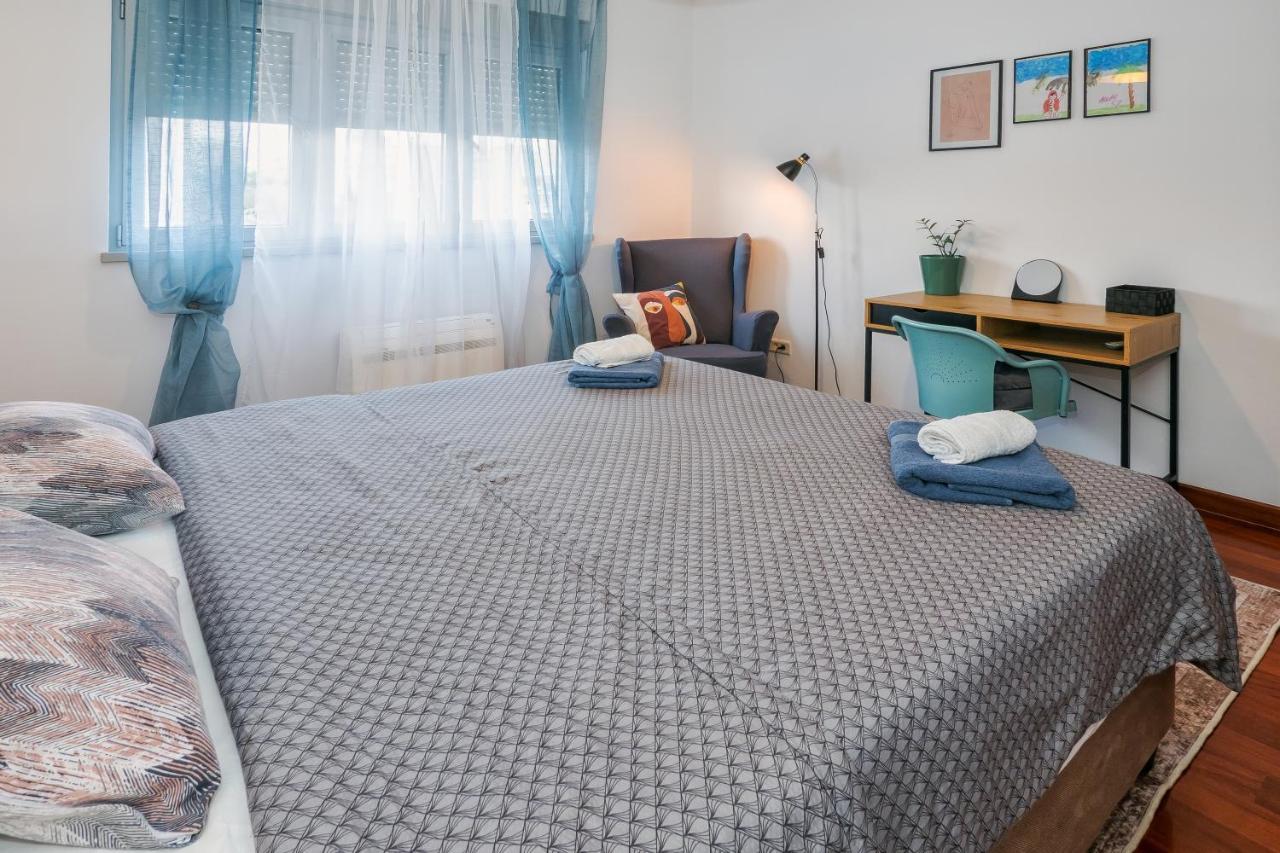 スプリトAiry 2-Br Apt W/ Open Layout & Modern Designアパートメント エクステリア 写真