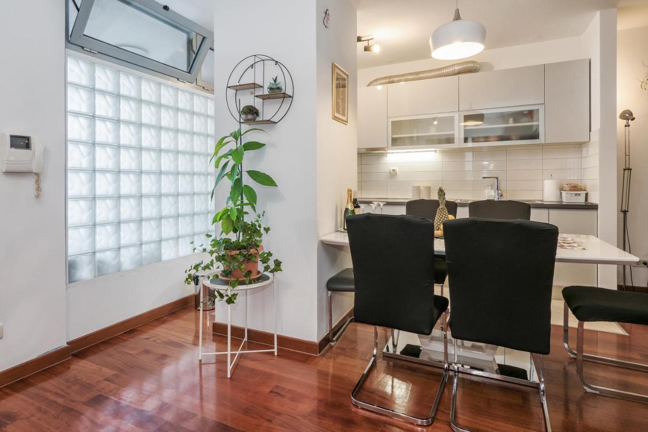 スプリトAiry 2-Br Apt W/ Open Layout & Modern Designアパートメント エクステリア 写真