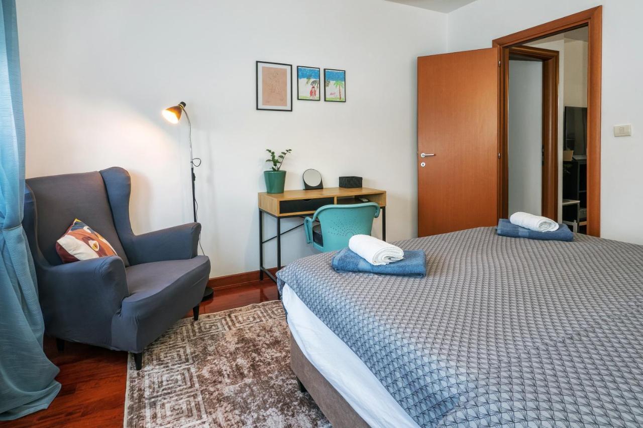 スプリトAiry 2-Br Apt W/ Open Layout & Modern Designアパートメント エクステリア 写真