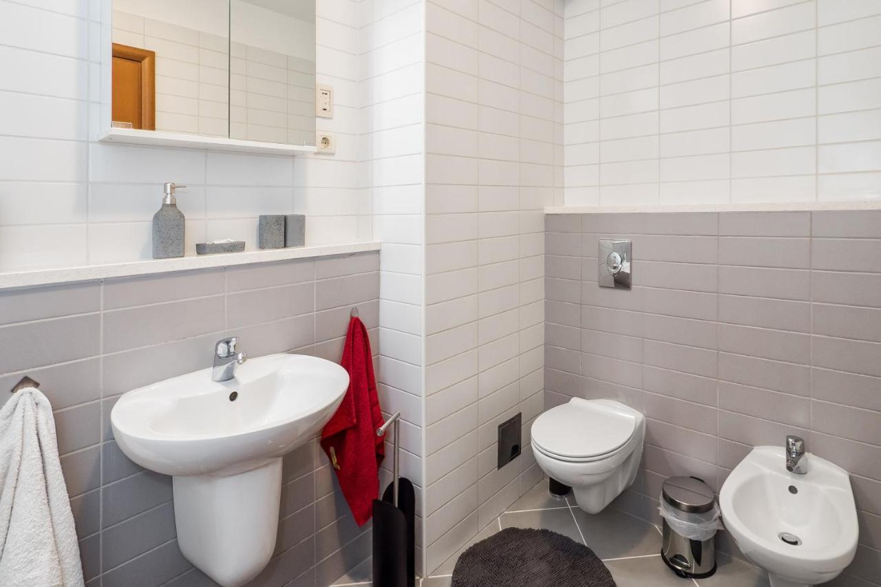 スプリトAiry 2-Br Apt W/ Open Layout & Modern Designアパートメント エクステリア 写真